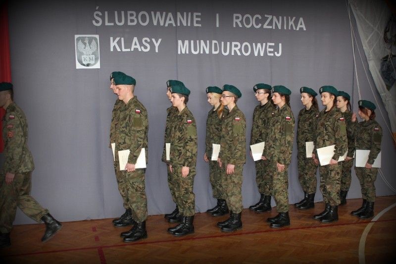 Niemal jak w wojsku. Klasa mundurowa w ZSOiZ