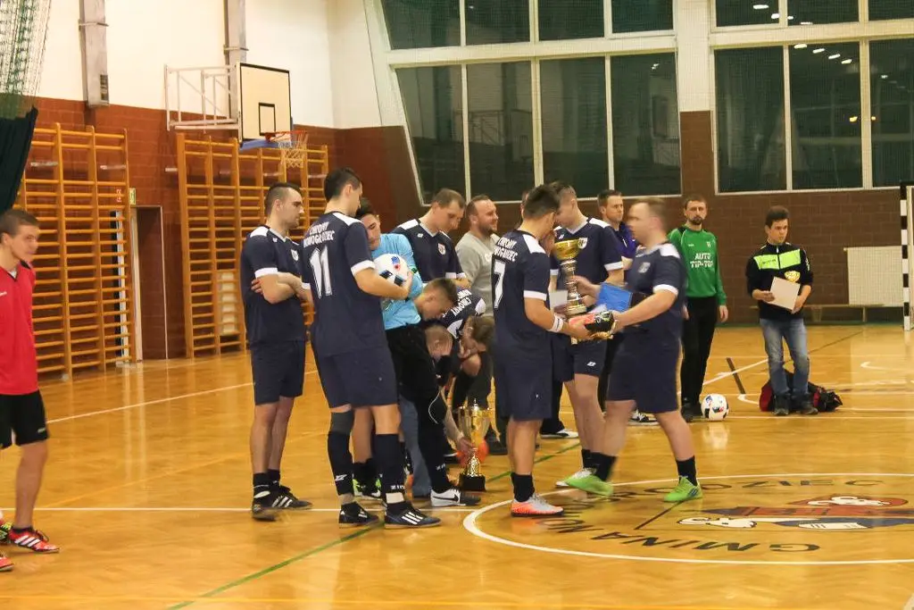 Chrobry z Pucharem Burmistrza Nowogrodźca Roberta Relicha