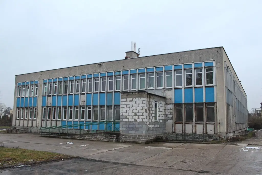 Co z niszczejącym budynkiem po przychodni na Zwycięstwa?
