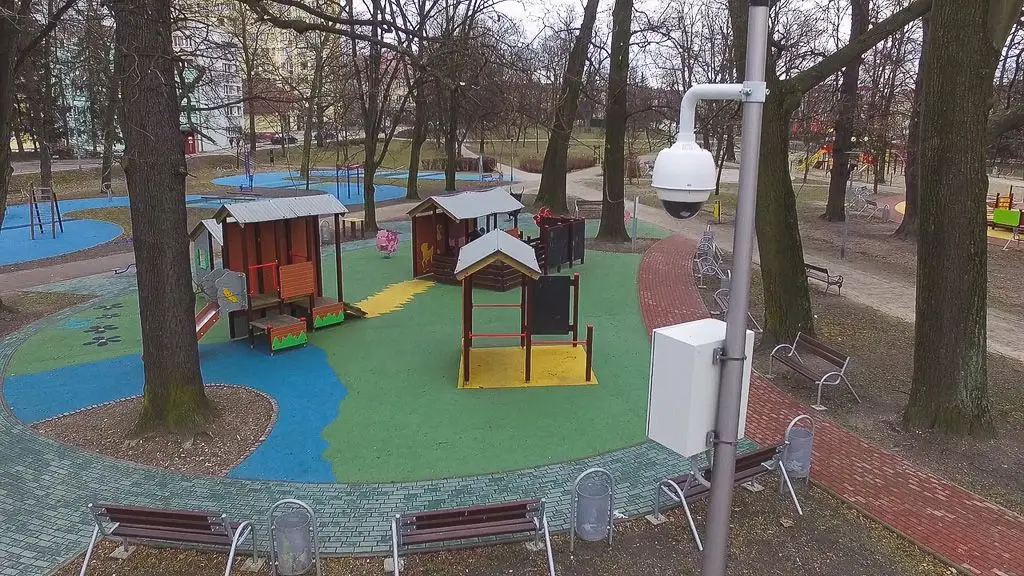 Bezpieczniej na placu zabaw. Są nowe kamery monitoringu