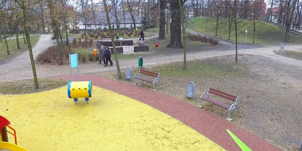 Bezpieczniej na placu zabaw. Są nowe kamery monitoringu