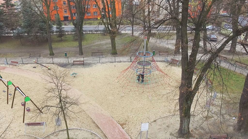 Bezpieczniej na placu zabaw. Są nowe kamery monitoringu
