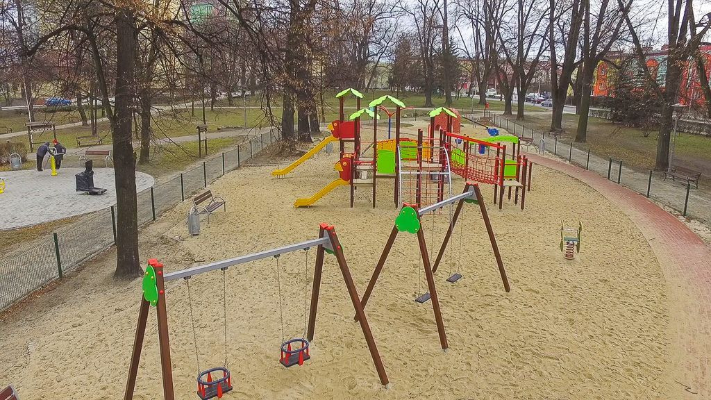 Bezpieczniej na placu zabaw. Są nowe kamery monitoringu