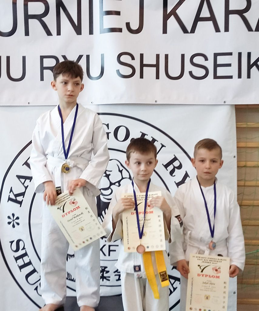 Zawodnicy TOP z 10 medalami Otwartego Turniej Karate w Wińsku