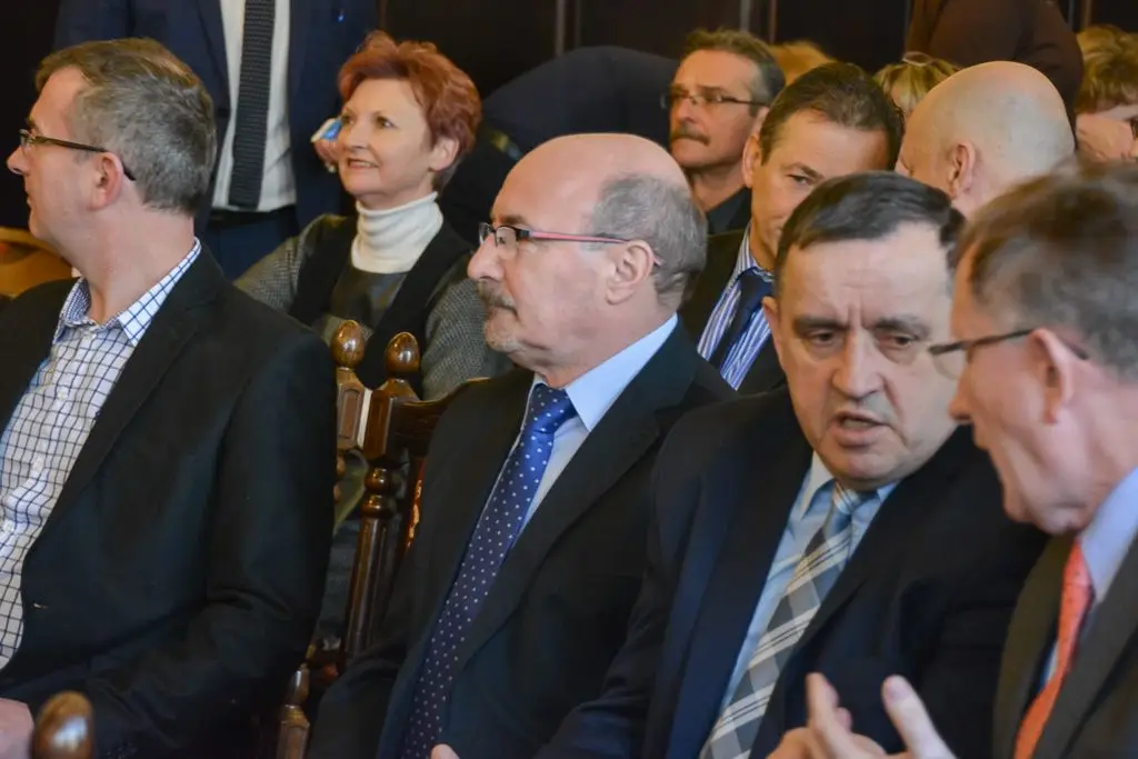 Starosta lubiński Adam Myrda na sesji Rady Miasta Bolesławiec