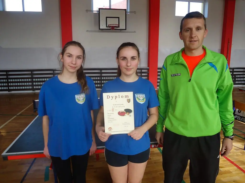 „Trójka” i Gimnazjum Pijarów najlepsze w tenisie stołowym