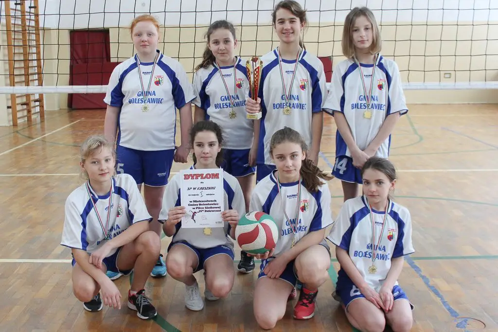 Siatkarki z SP w Kruszynie najlepsze w gminie