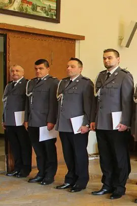 Pierwszy z prawej: asp. Wojciech Jaskot