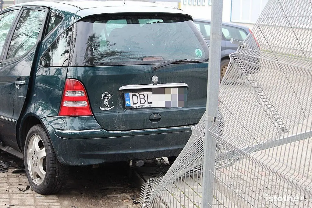 Zderzenie BMW z Mercedesem na Dolnych Młynach
