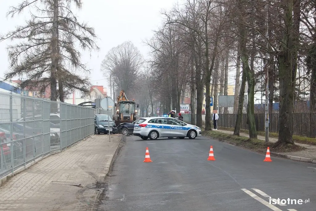 Zderzenie BMW z Mercedesem na Dolnych Młynach