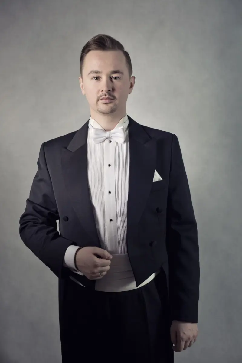Jędrzej Tomczyk, tenor, który wystąpi w Bolesławcu na koncercie w Foum