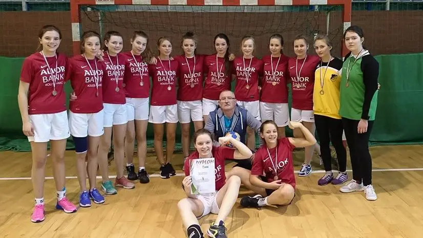 Szczypiornistki z „jedynki” trzecie w strefie