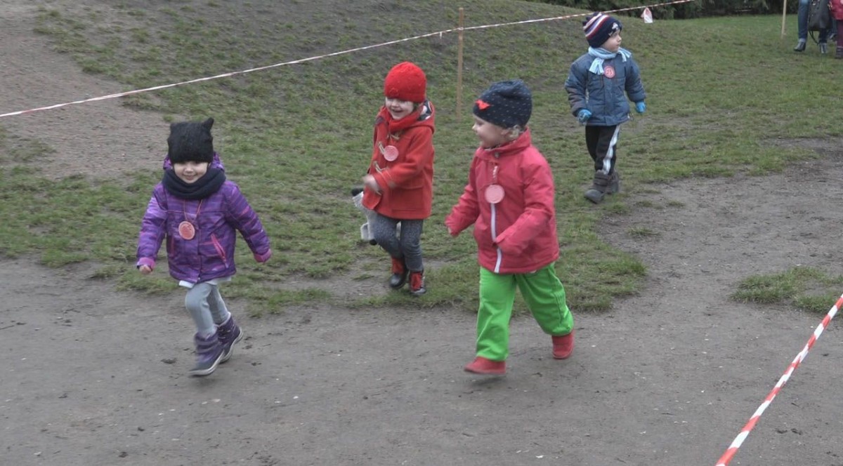 Szczytny cel Biegu Dzieci – Dzieciom