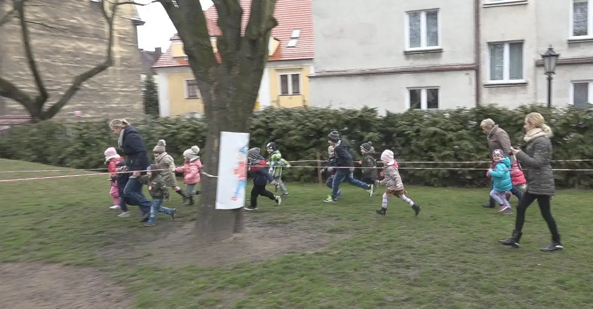 Szczytny cel Biegu Dzieci – Dzieciom