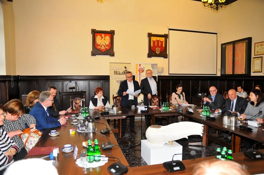 10 gmin zawarło umowę partnerstwa