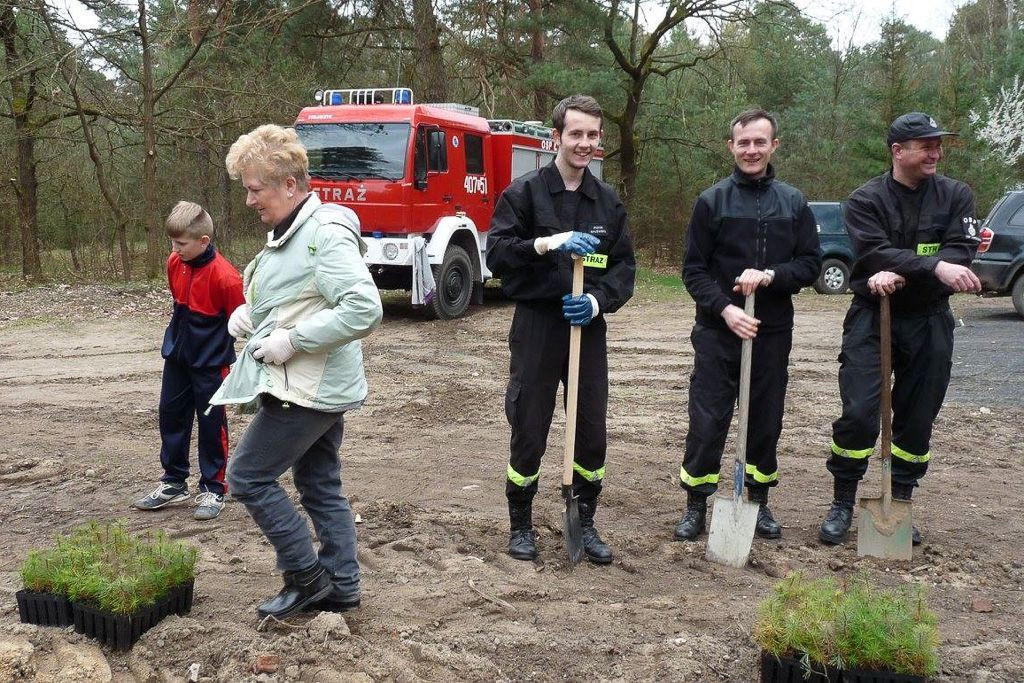 Druhowie z Ławszowej posadzili kilkaset drzew