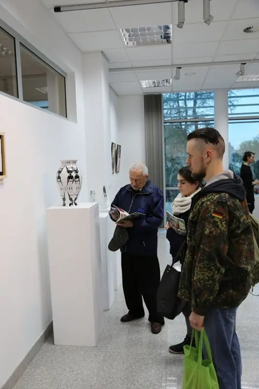 «Карти тіл» — керамічні картини Вероніки Сурми в BOK-MCC