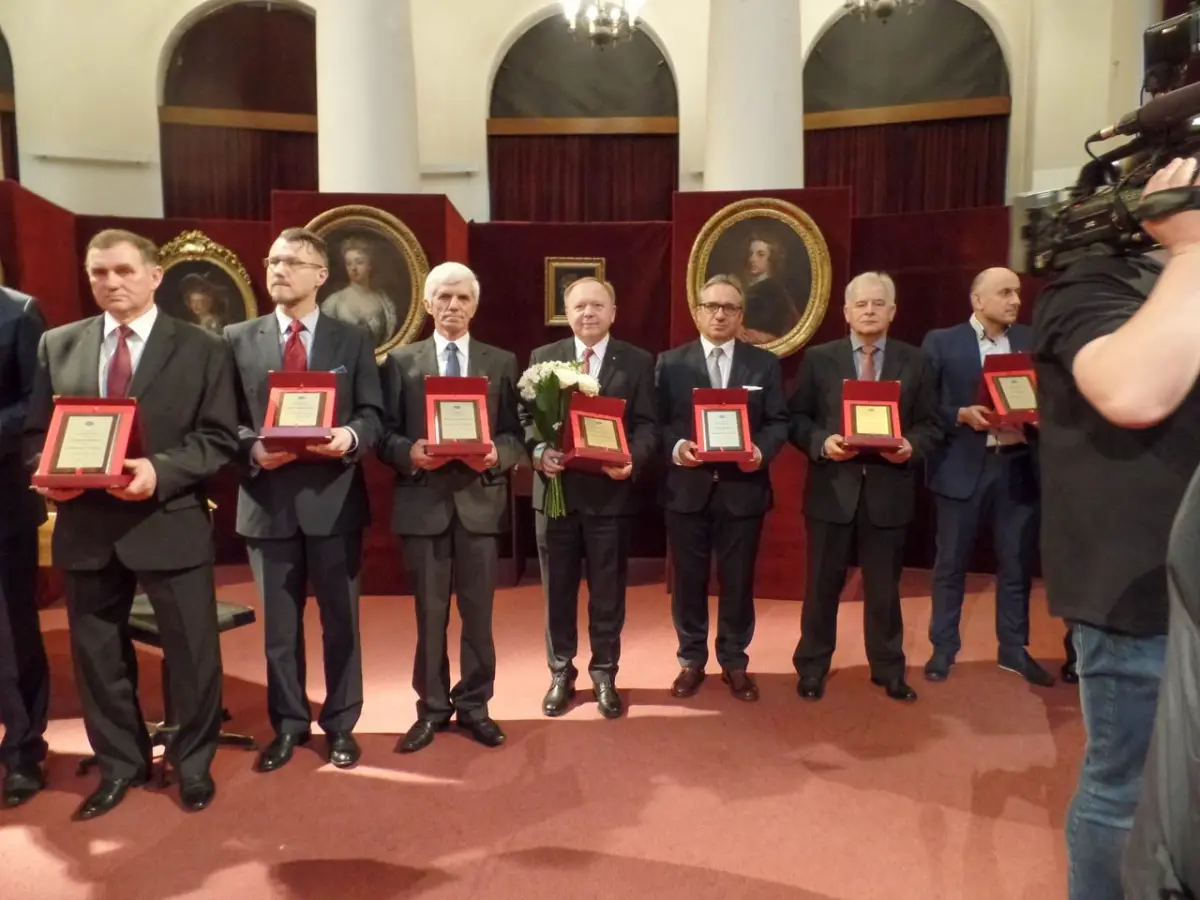 Piotr Roman wyróżniony za docenianie roli spółdzielczości