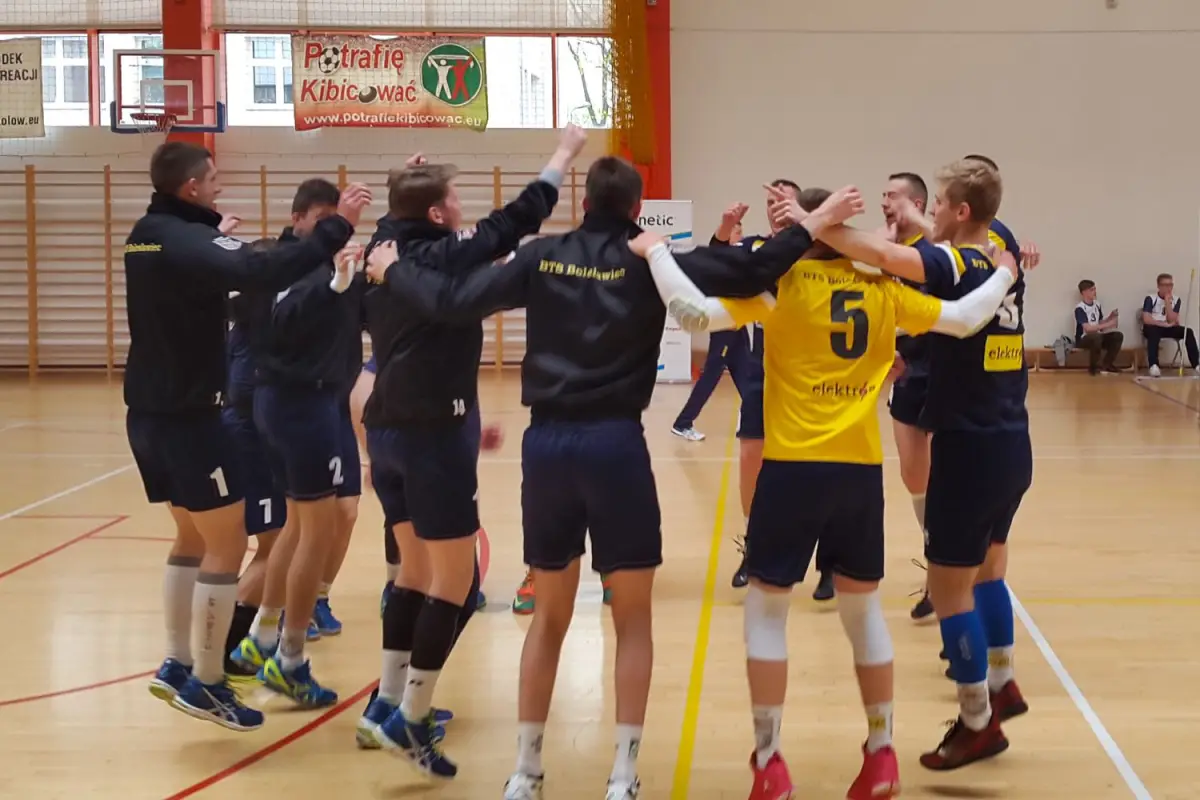 Mikołów pokonany, „Elektryczni” w finale