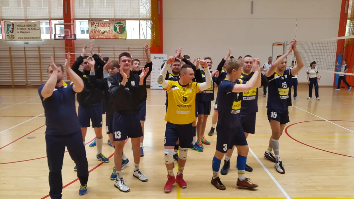 Mikołów pokonany, „Elektryczni” w finale