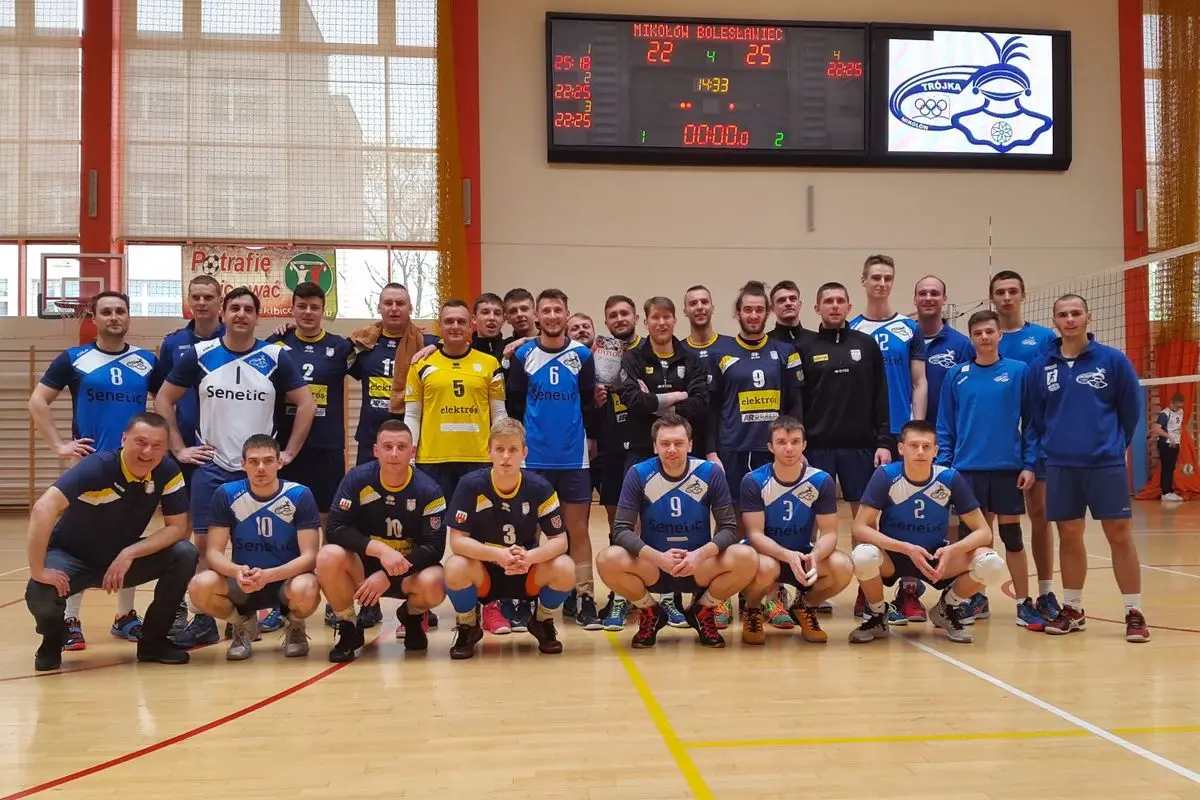 Mikołów pokonany, „Elektryczni” w finale