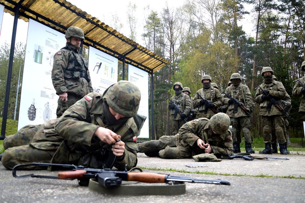Zakończenie szkolenia elewów w 23 Pułku Artylerii