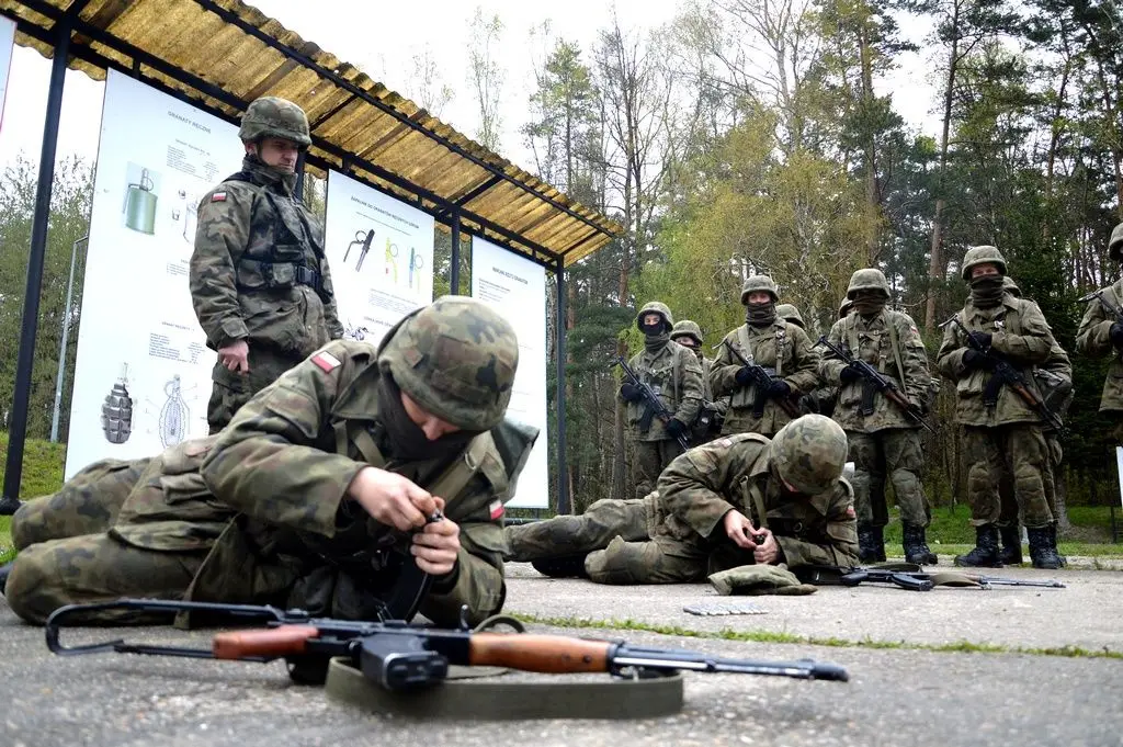 Zakończenie szkolenia elewów w 23 Pułku Artylerii