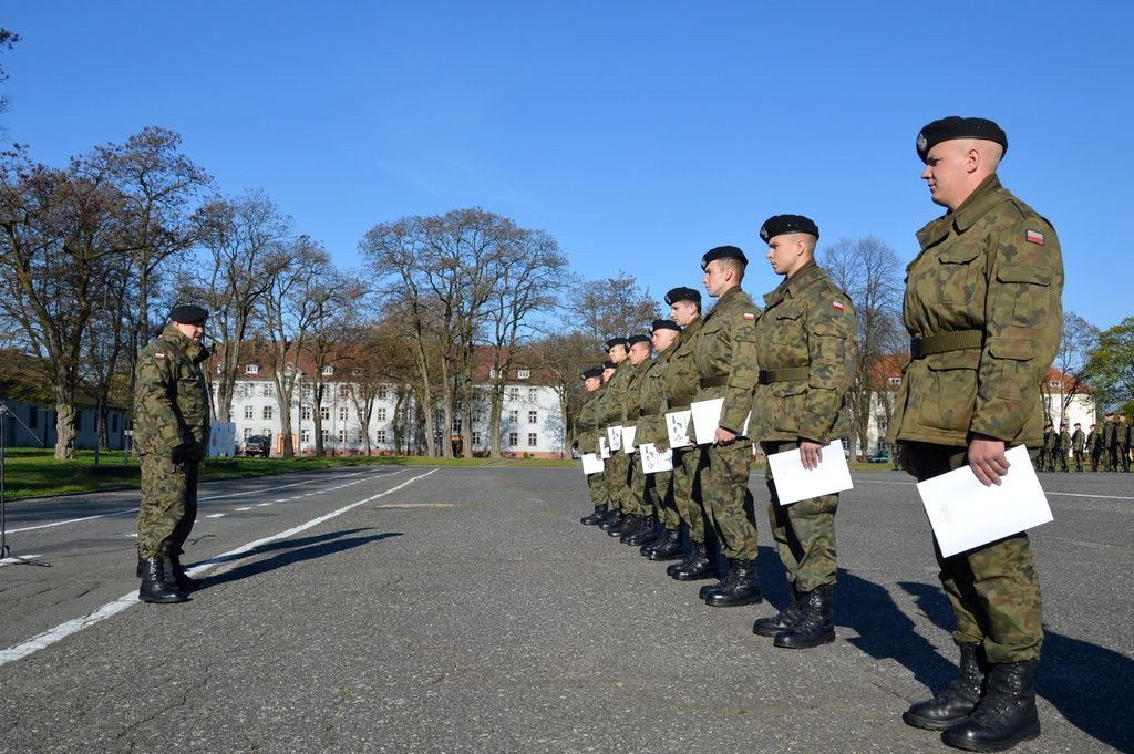 Zakończenie szkolenia elewów w 23 Pułku Artylerii