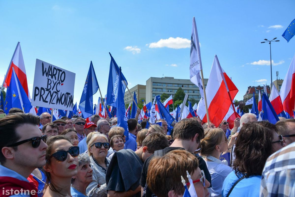 Bolesławianie na marszu 7 maja