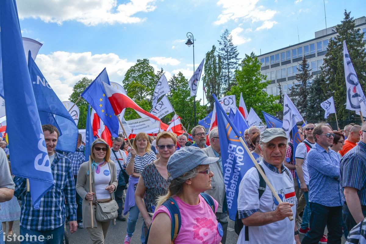 Bolesławianie na marszu 7 maja