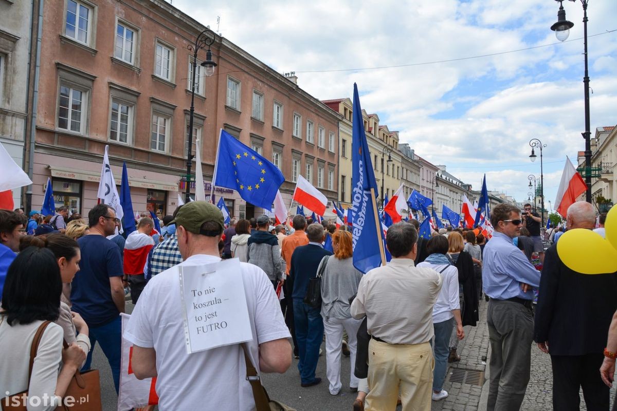 Bolesławianie na marszu 7 maja