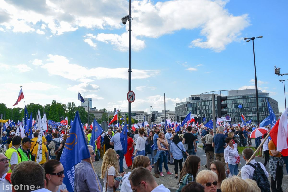 Bolesławianie na marszu 7 maja
