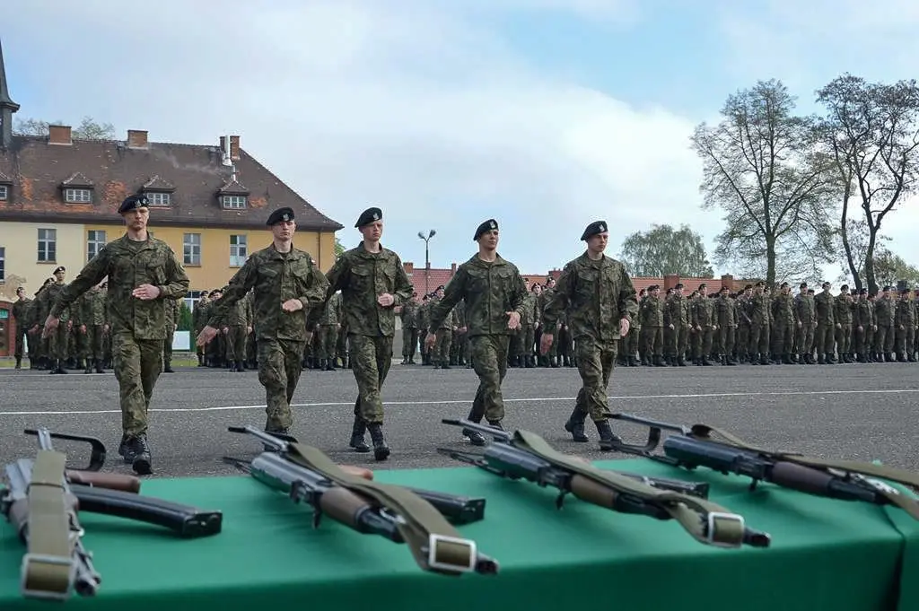 23 Śląski Pułk Artylerii: „W imieniu służby wręczam Wam broń”