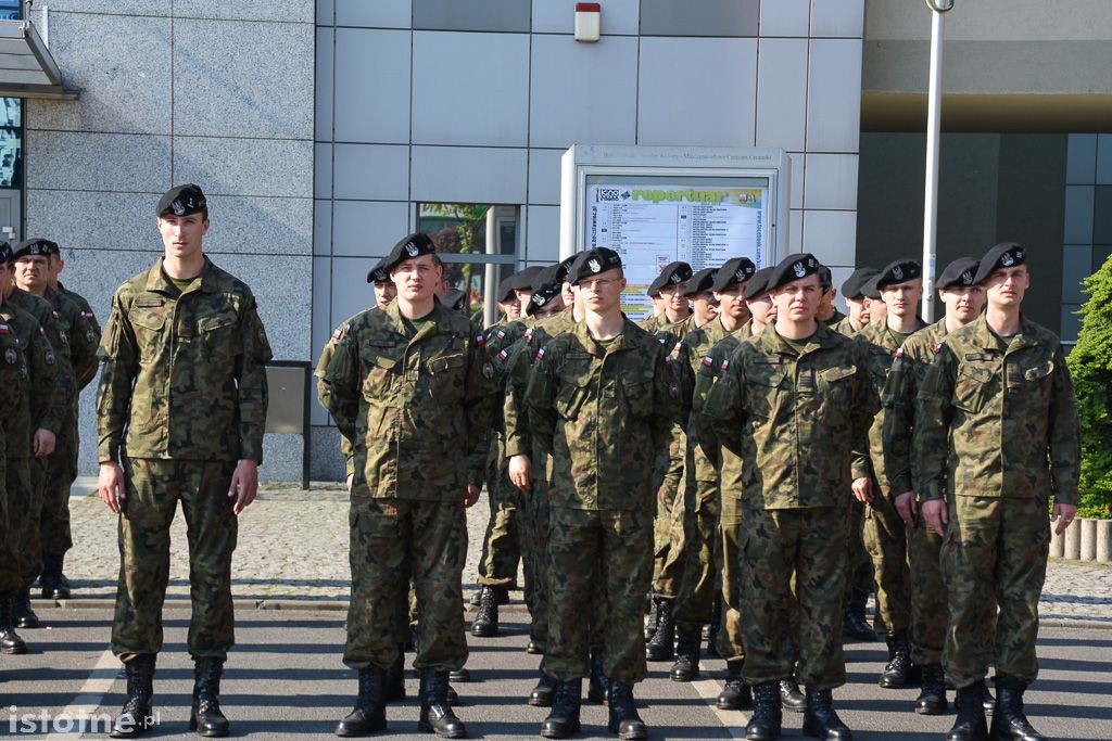 Pożegnali żołnierzy wyjeżdżających na misję do Kosowa