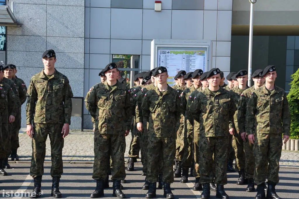 Pożegnali żołnierzy wyjeżdżających na misję do Kosowa
