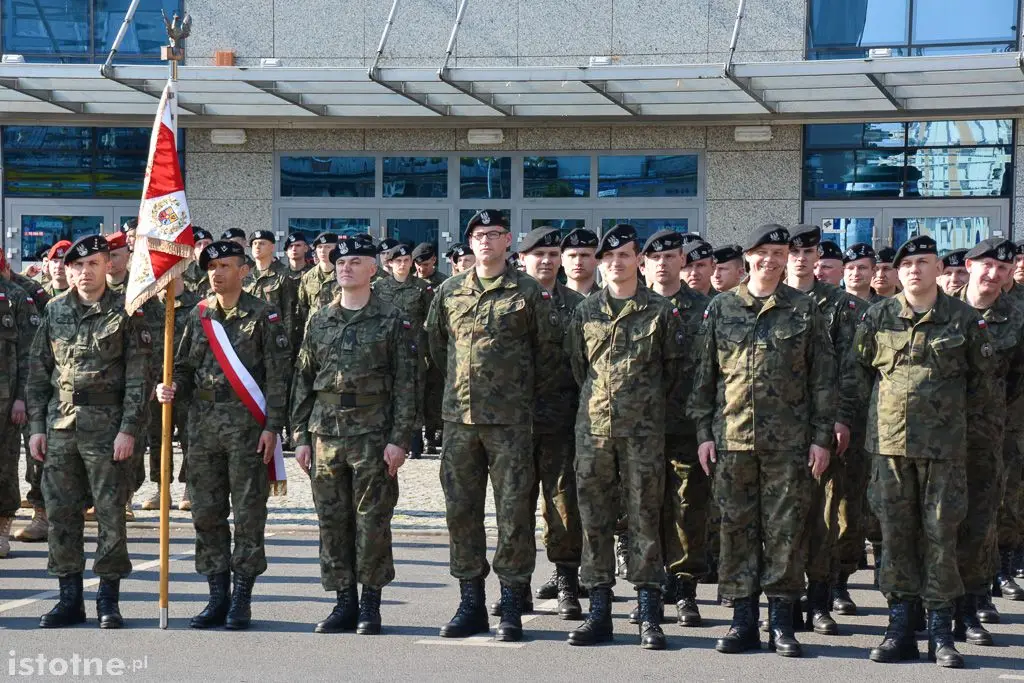 Pożegnali żołnierzy wyjeżdżających na misję do Kosowa