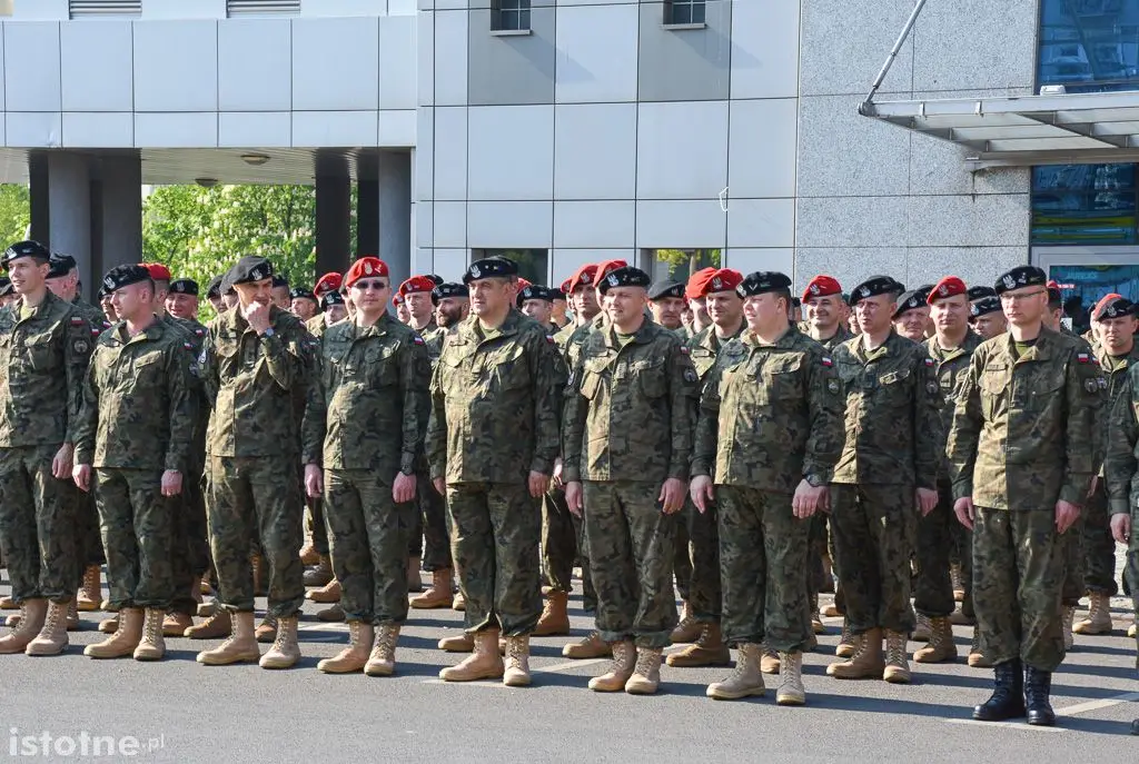 Pożegnali żołnierzy wyjeżdżających na misję do Kosowa