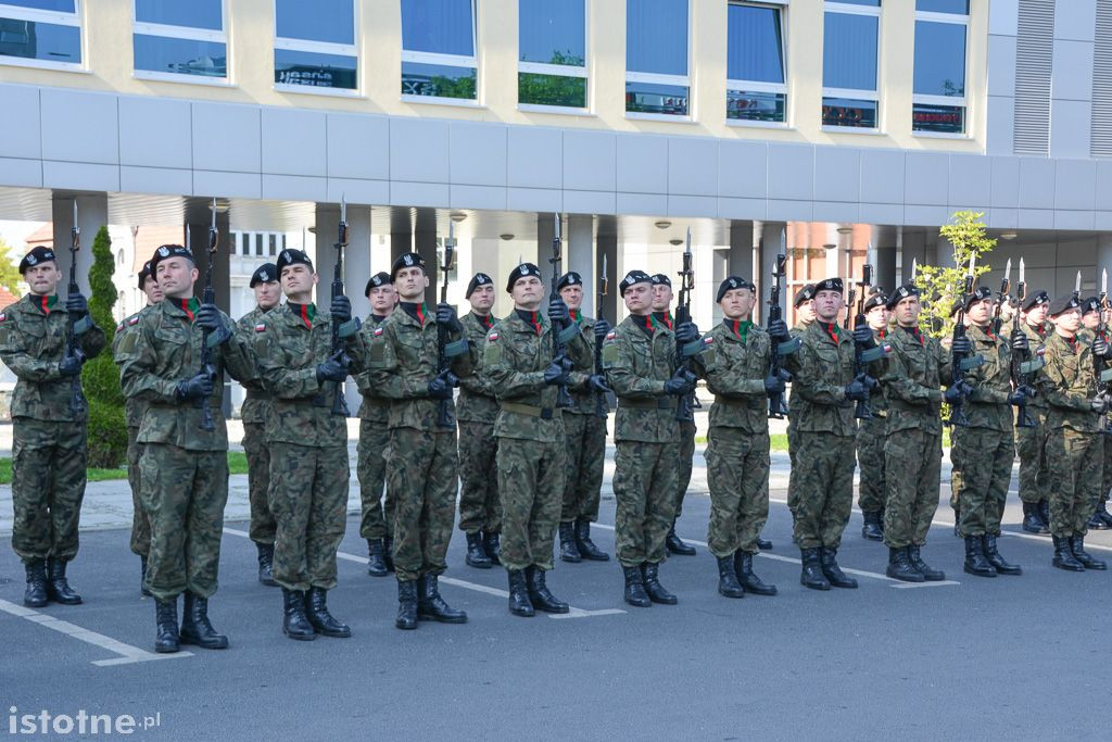 Pożegnali żołnierzy wyjeżdżających na misję do Kosowa