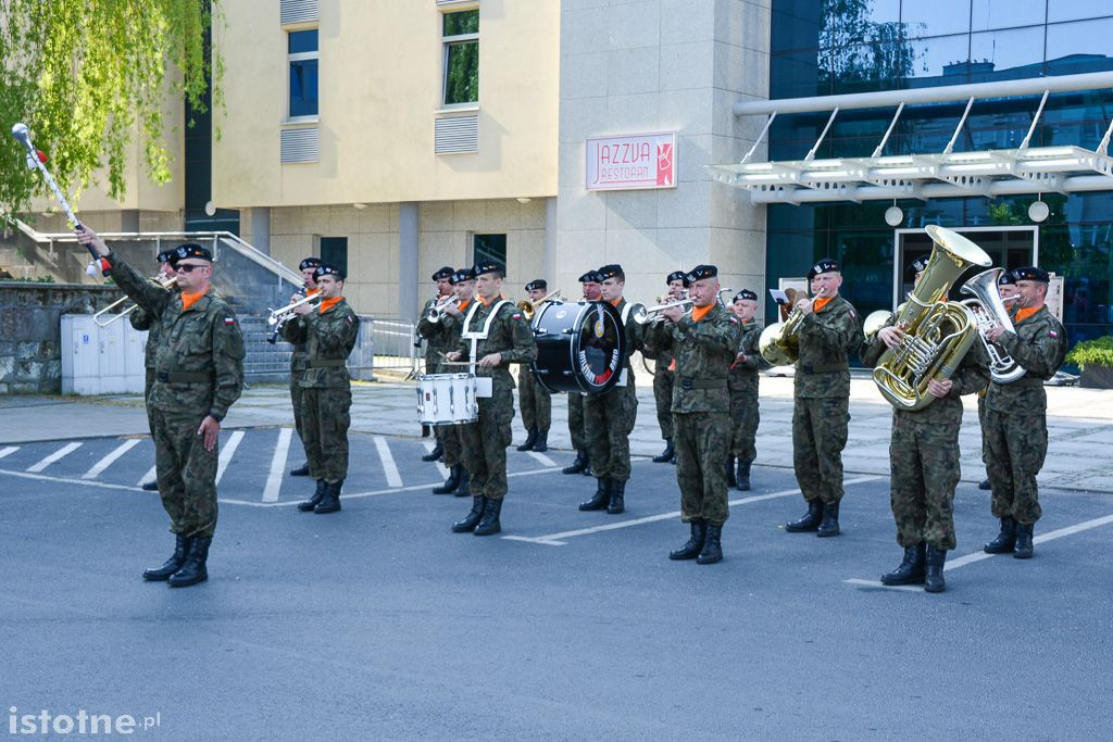 Pożegnali żołnierzy wyjeżdżających na misję do Kosowa
