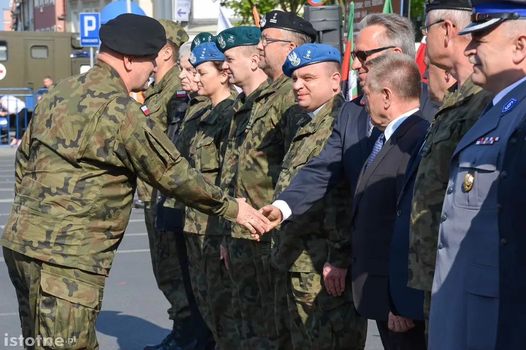 Pożegnali żołnierzy wyjeżdżających na misję do Kosowa