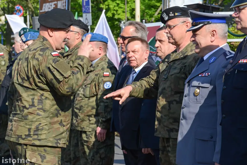 Pożegnali żołnierzy wyjeżdżających na misję do Kosowa