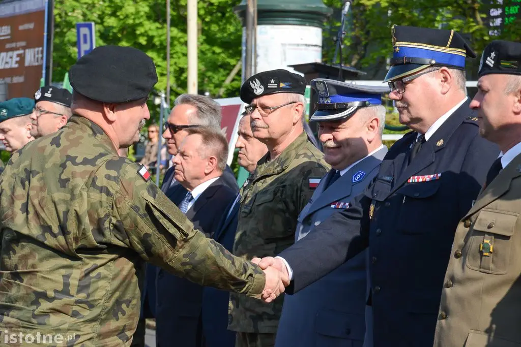 Pożegnali żołnierzy wyjeżdżających na misję do Kosowa