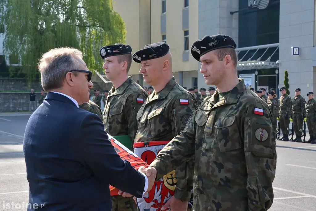 Pożegnali żołnierzy wyjeżdżających na misję do Kosowa
