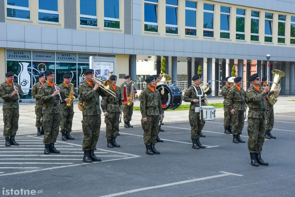 Pożegnali żołnierzy wyjeżdżających na misję do Kosowa
