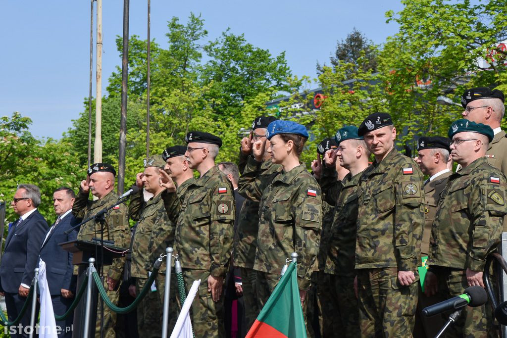 Pożegnali żołnierzy wyjeżdżających na misję do Kosowa