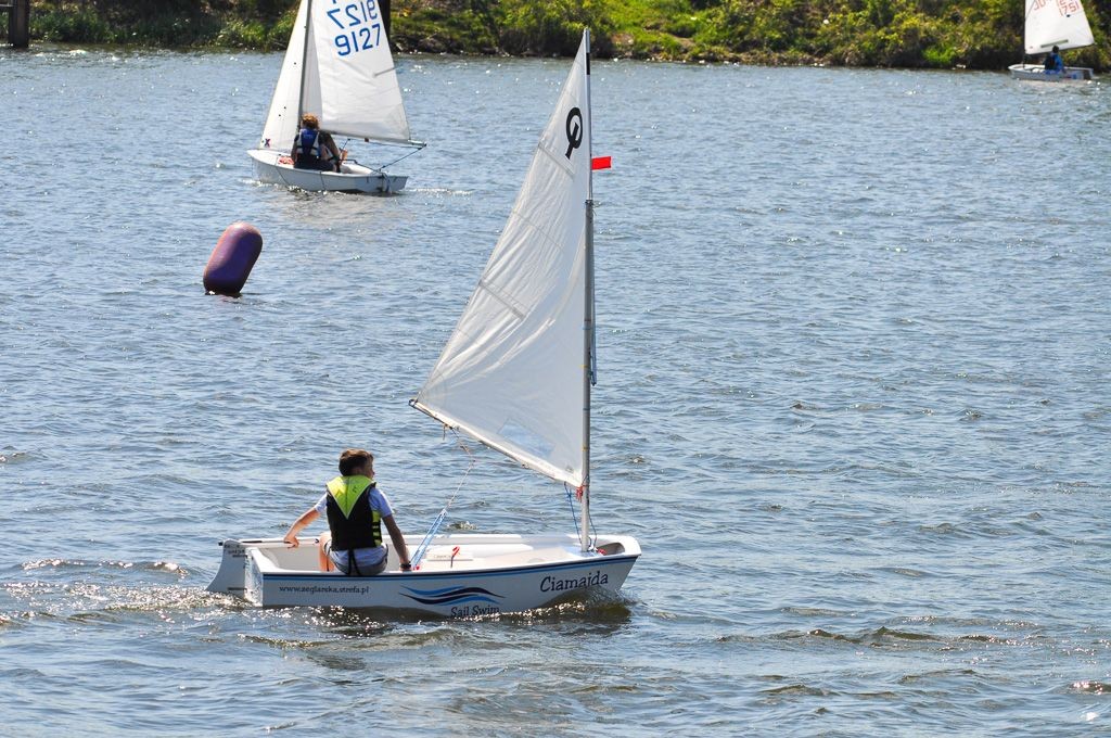Młodzi żeglarze z Bolesławca rozpoczęli sezon regatowy