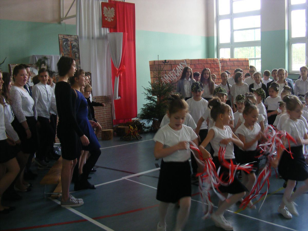 Uroczysty apel z okazji Święta Szkoły