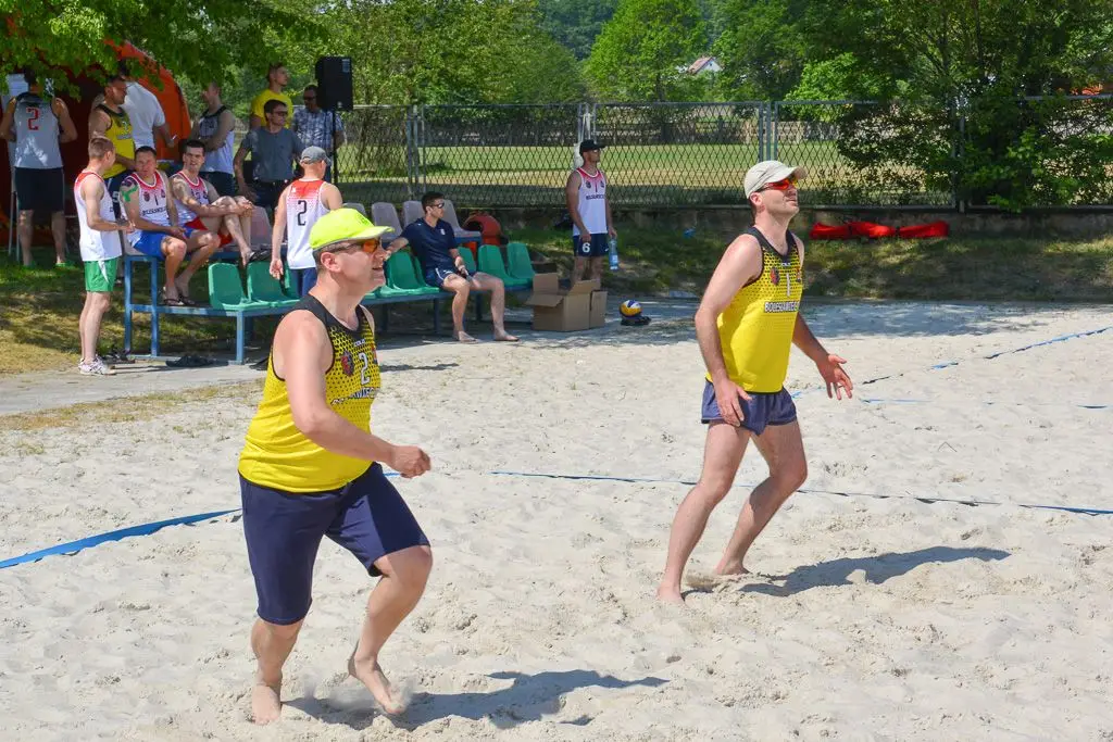 Ruszyły mistrzostwa strażaków w siatkówce plażowej