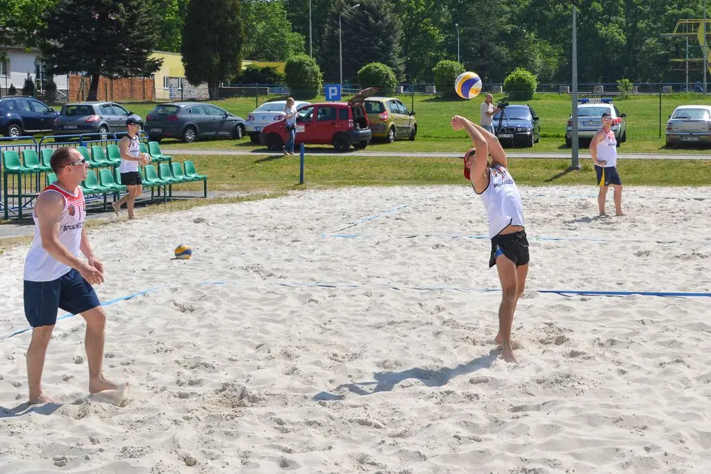 Ruszyły mistrzostwa strażaków w siatkówce plażowej