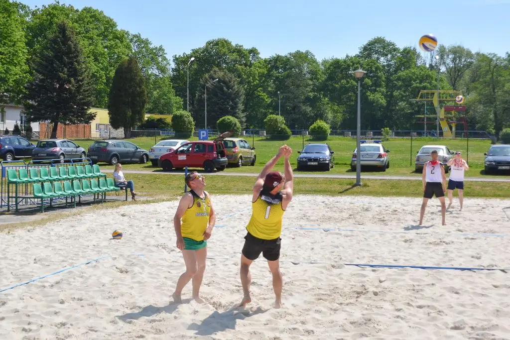 Ruszyły mistrzostwa strażaków w siatkówce plażowej